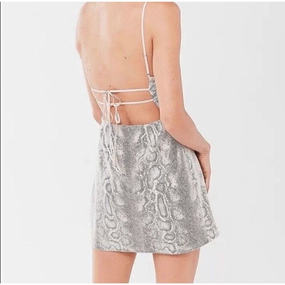 UO Textured Snake Print Mini Dress print Beige L At Urban Outfitters women L - Picture 2 of 11